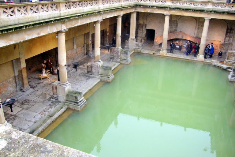 Inside the Roman Baths: Leisure Above, Labour Below