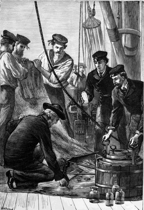 Engraving of sailors and naturalists inspecting a net and recovered material on Challenger’s deck.